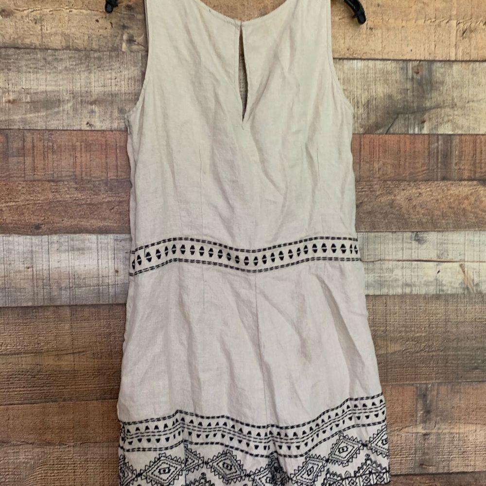 Loft‎ beige and black sleeveless shorts romper, size 10 - Picture 10 of 15